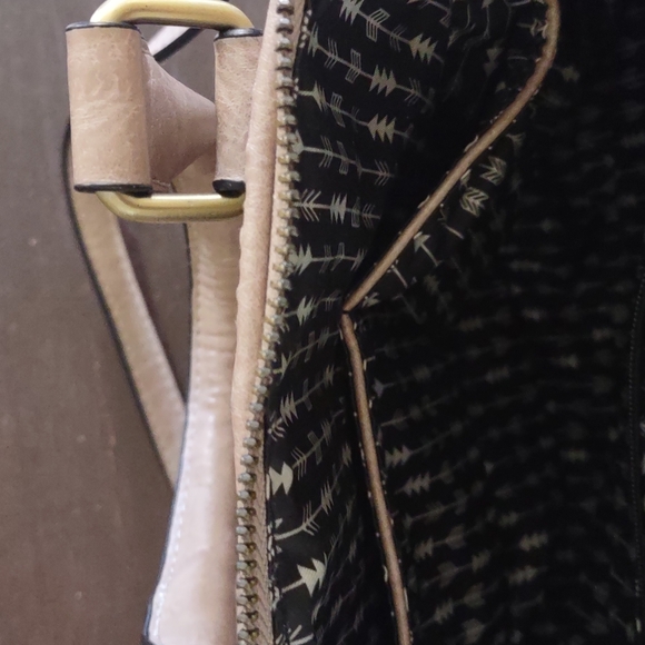 Tan purse. - Picture 5 of 7